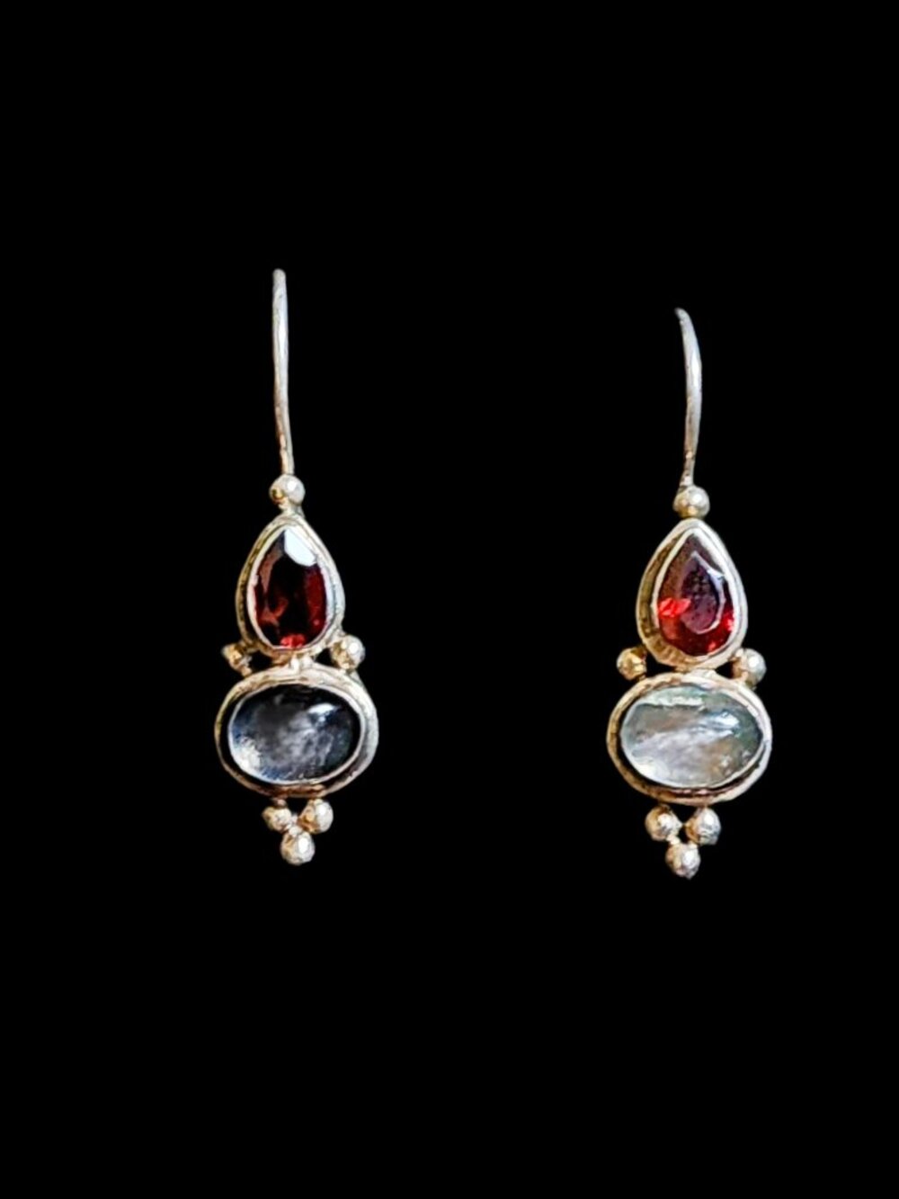 Vintage 1980s Sterling Silver 925 Garnet & Moonstone Kidney Wire Dangle Earrings